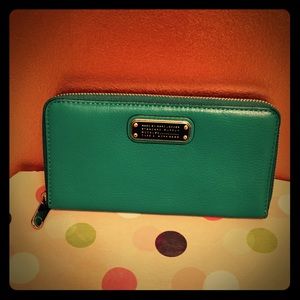 Marc By Marc Jacobs New Q - Vertical Zippy Wallet