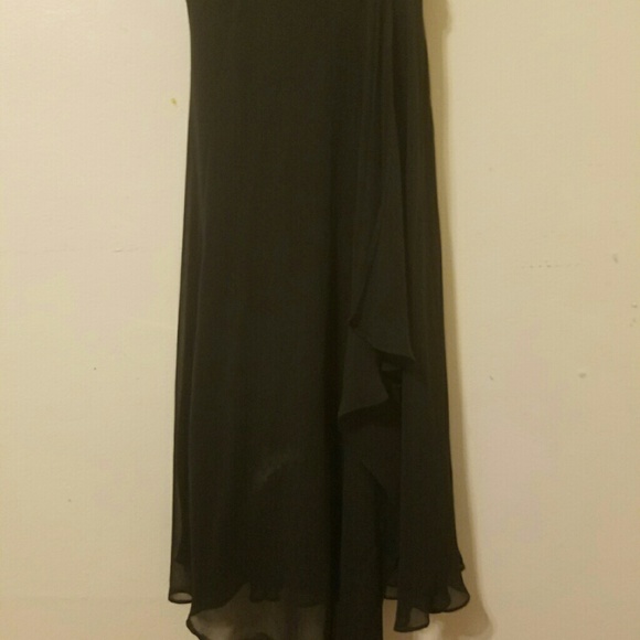 Formal dress - Picture 3 of 4