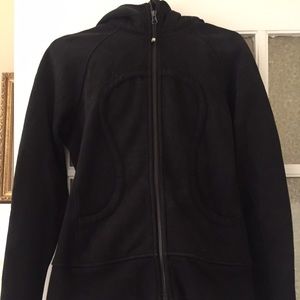 Black Lululemon sweatshirt