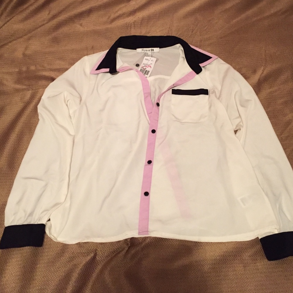 NWT Black, white and lavender button up