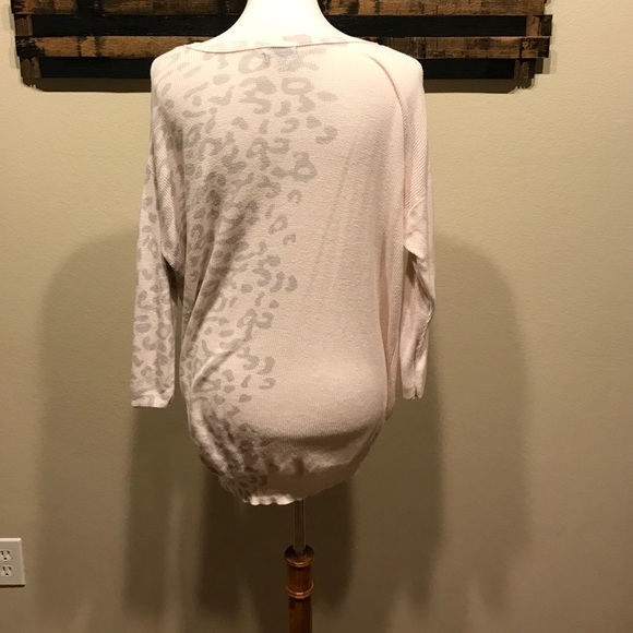 Leopard print sweater. - Picture 3 of 3