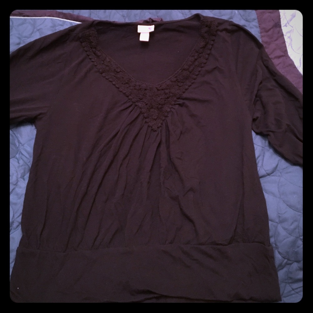 Black 3/4 length sleeve top