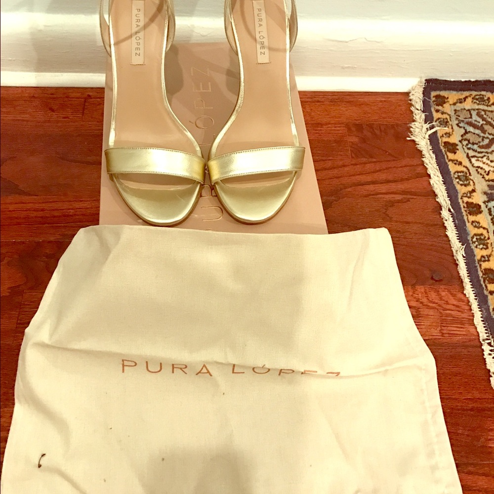 Pura López beautiful gold sandals - Brand New!!!
