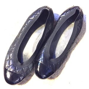 Stuart Weitzman Shoes - 👠STUART WEITZMAN QUILTED FLATS👠 Stuart Weitzman Shoes - 👠STUART WEITZMAN QUILTED FLATS👠