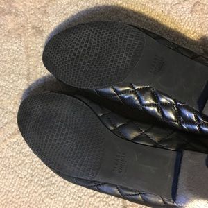 Stuart Weitzman Shoes - 👠STUART WEITZMAN QUILTED FLATS👠 Stuart Weitzman Shoes - 👠STUART WEITZMAN QUILTED FLATS👠