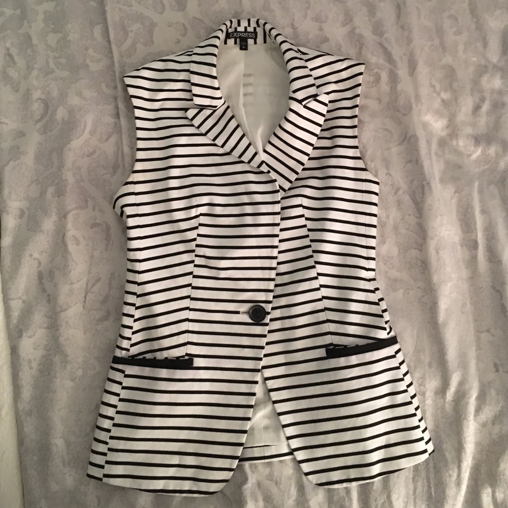 Express Fitted Black & White Sleeveless Vest