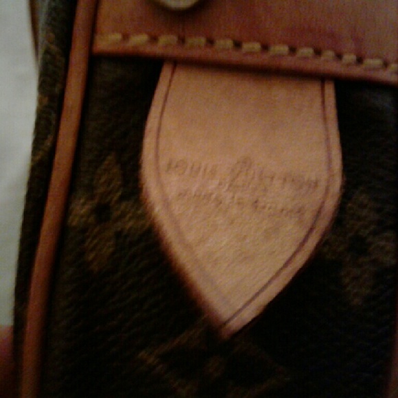 Louis Vuitton lap top bag - Picture 2 of 3