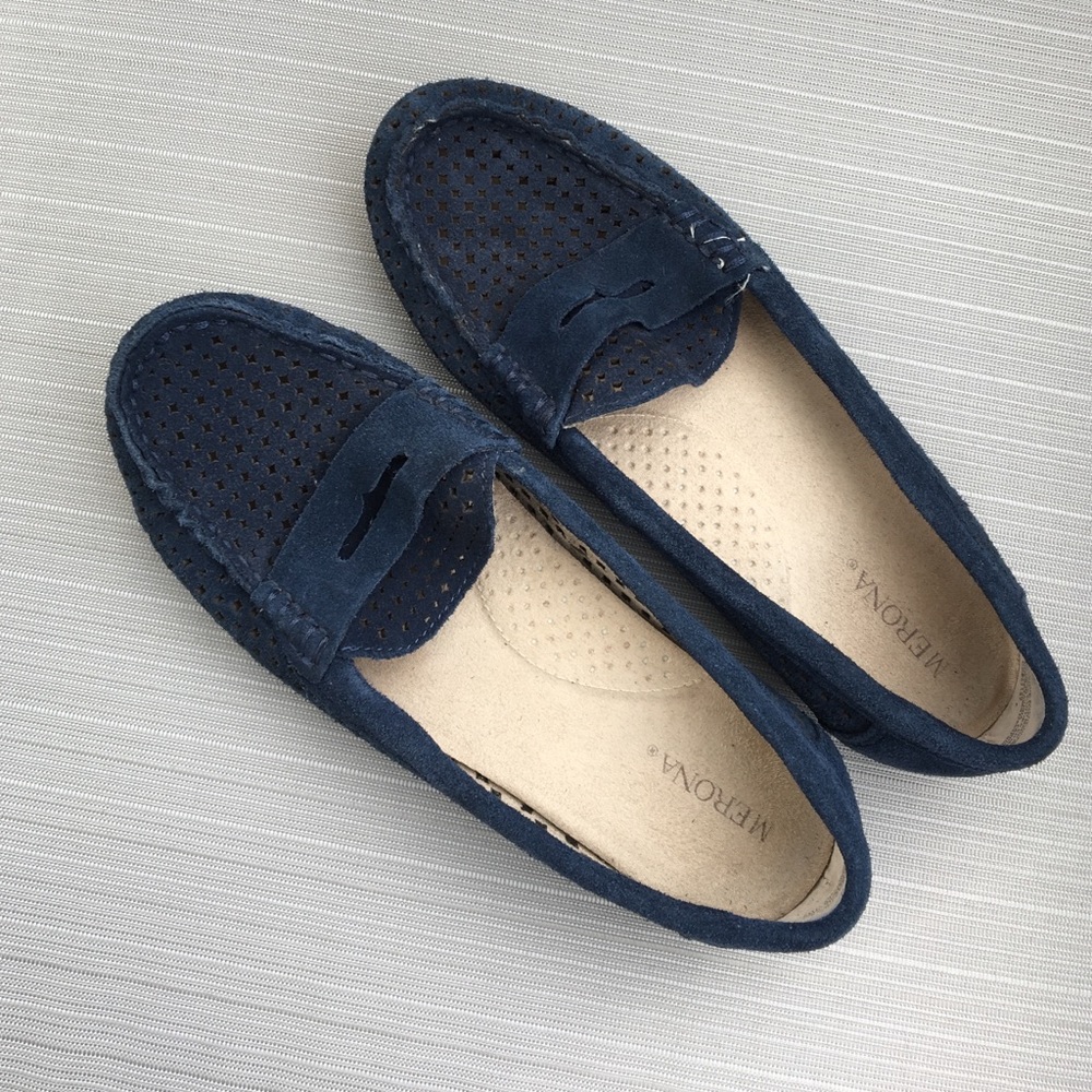 Navy suede perforated Loafers