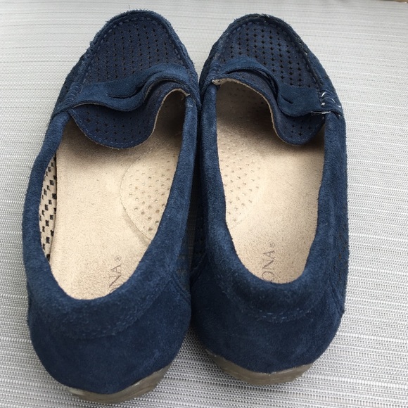 Navy suede perforated Loafers - Picture 3 of 4