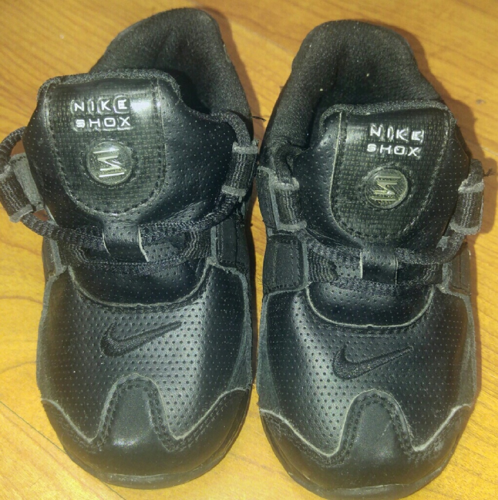 Toddlers Nike Shox sneakers