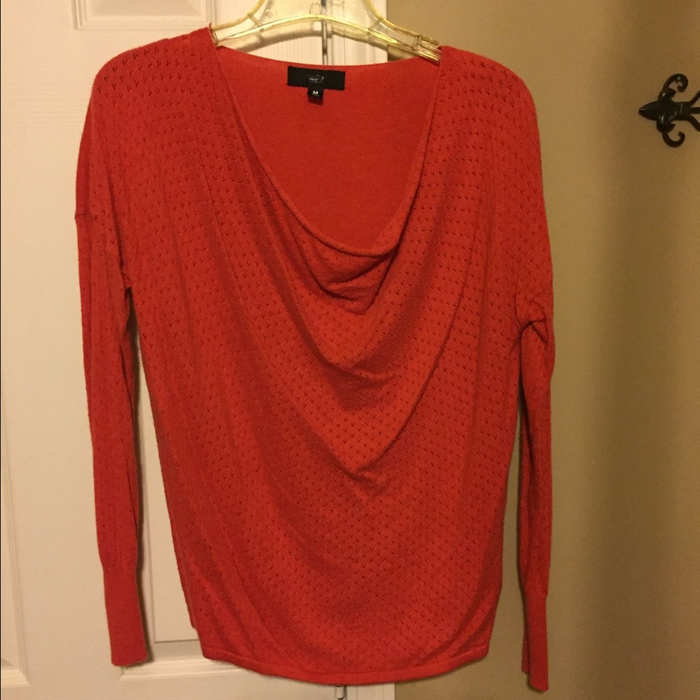 Medium long sleeve lightweight sweater