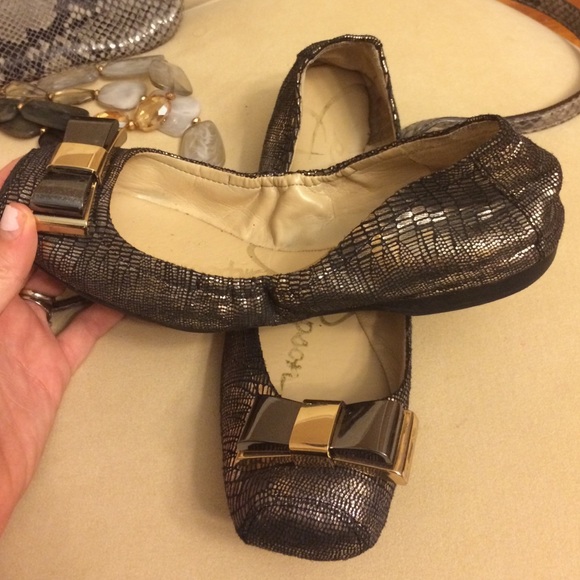 JESSICA SIMPSON METALLIC FLATS - Picture 3 of 3