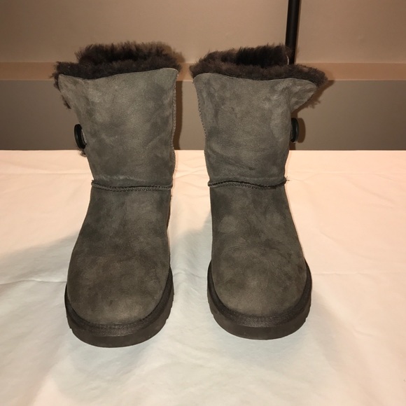 NWOT Women's Ugg Boots (Bailey Button II) - Picture 3 of 6