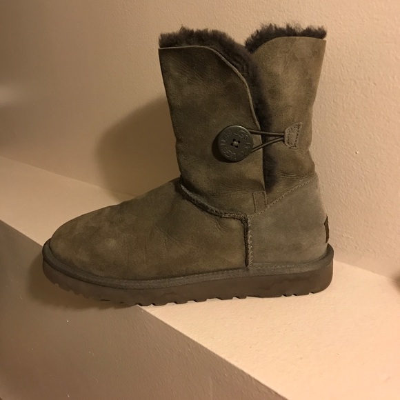 NWOT Women's Ugg Boots (Bailey Button II) - Picture 6 of 6