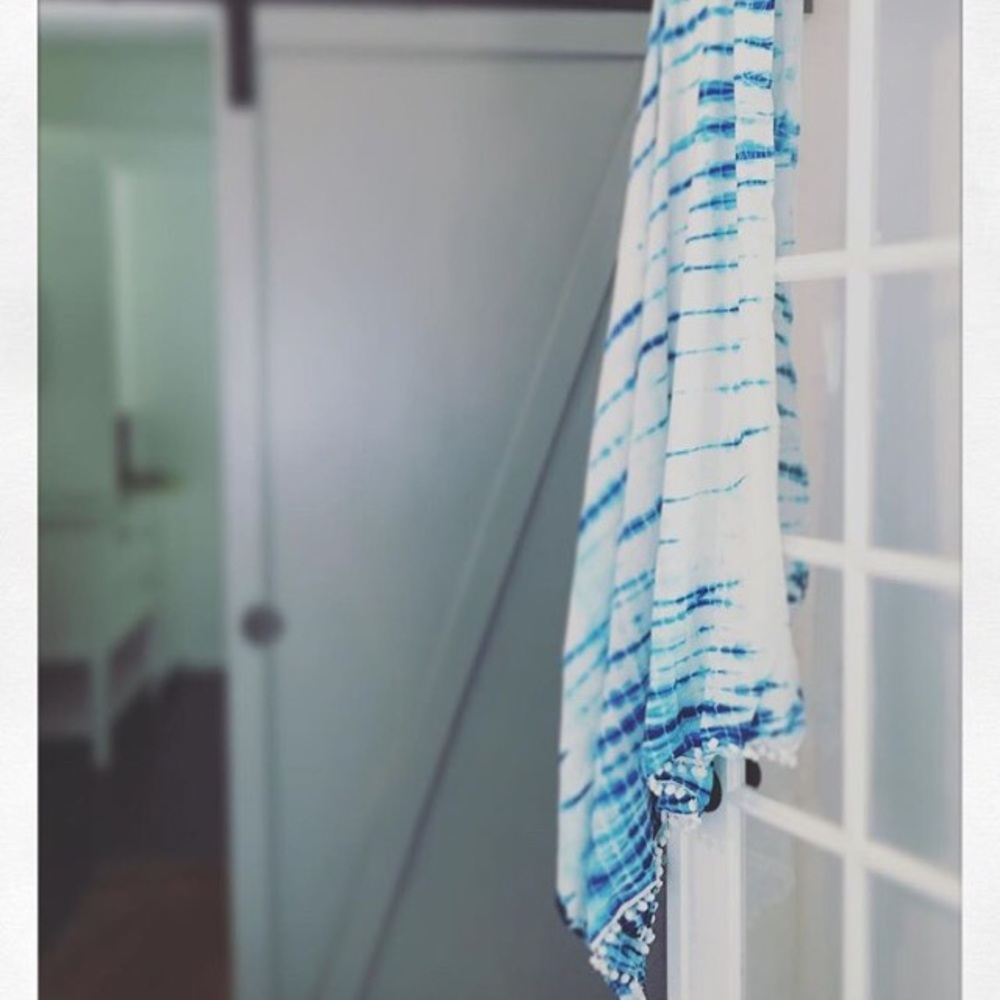 ✖️SOLD✖️Shibori Beach Throw
