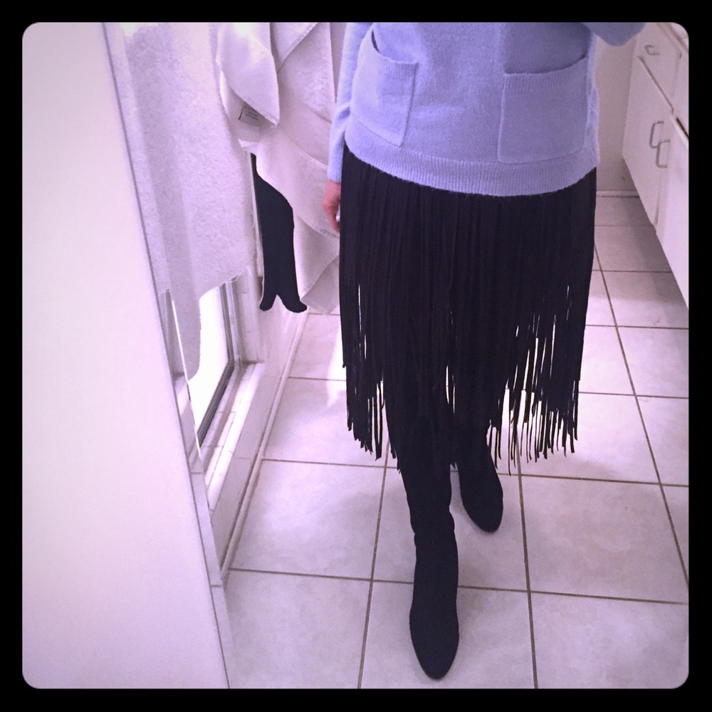 Zara faux suede fringe skirt. Blk, M. Knee length