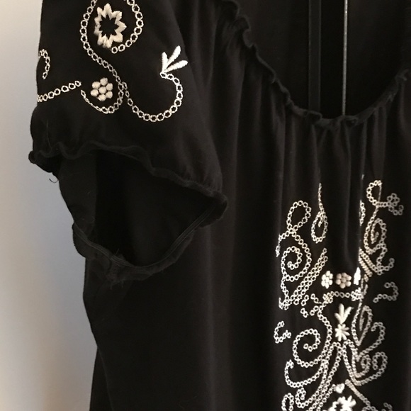 100% cotton, Cute embroiled design in front. - Picture 2 of 4