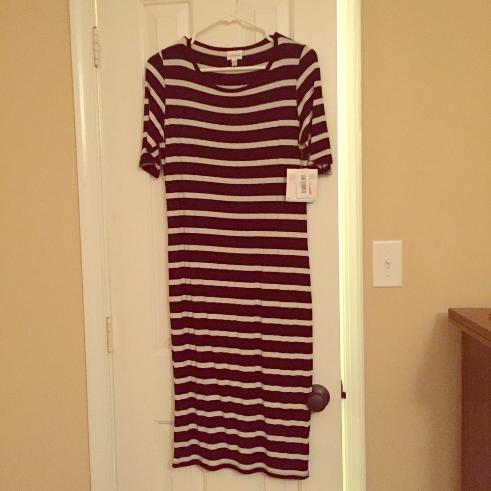 BRAND NEW LuLaRoe Julia Small