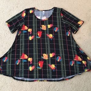 Used LuLaRoe Perfect Tee