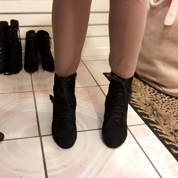 Black booties with wedge - Picture 2 of 4
