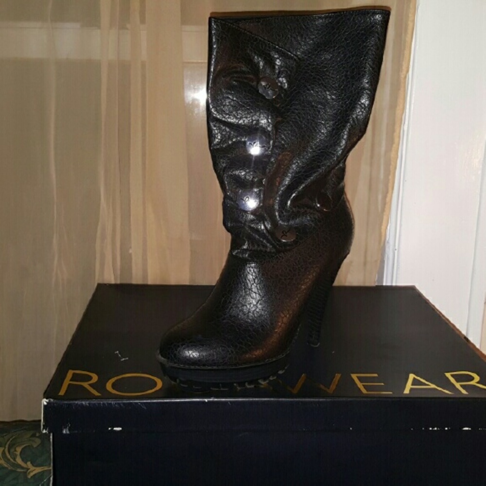 Womens leather boots