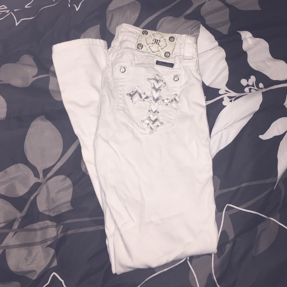 White skinny miss me jean