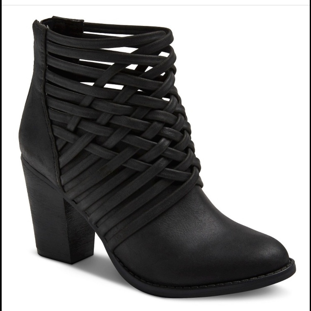 *New* Women's Black Booties