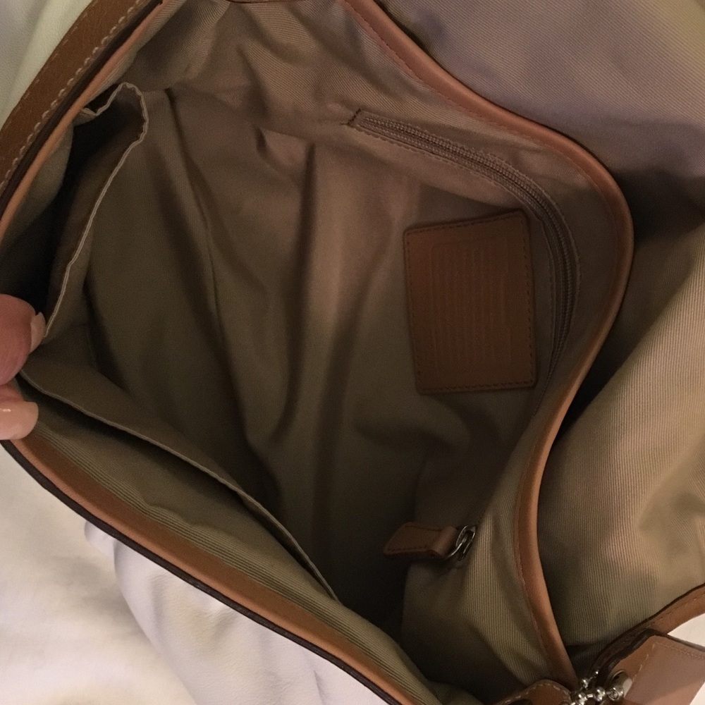 Coach purse - Picture 2 of 4