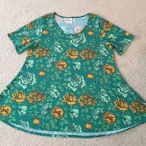 Used LuLaRoe Perfect Tee