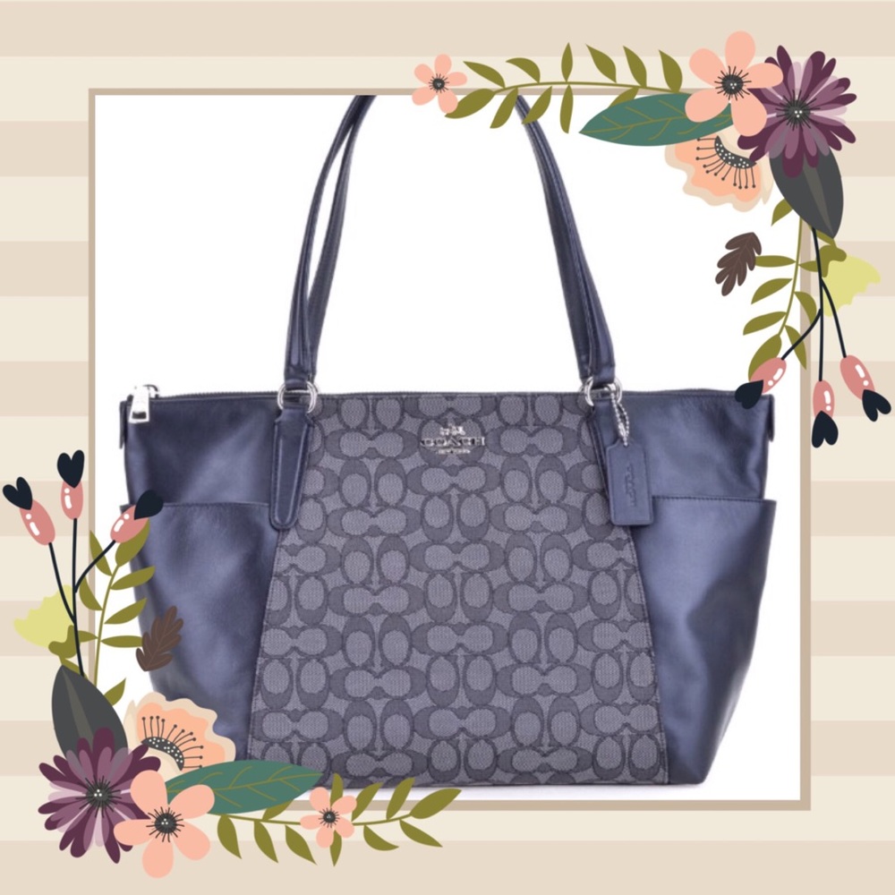 🆕 Signature Coach Black & Smoke Ava Tote