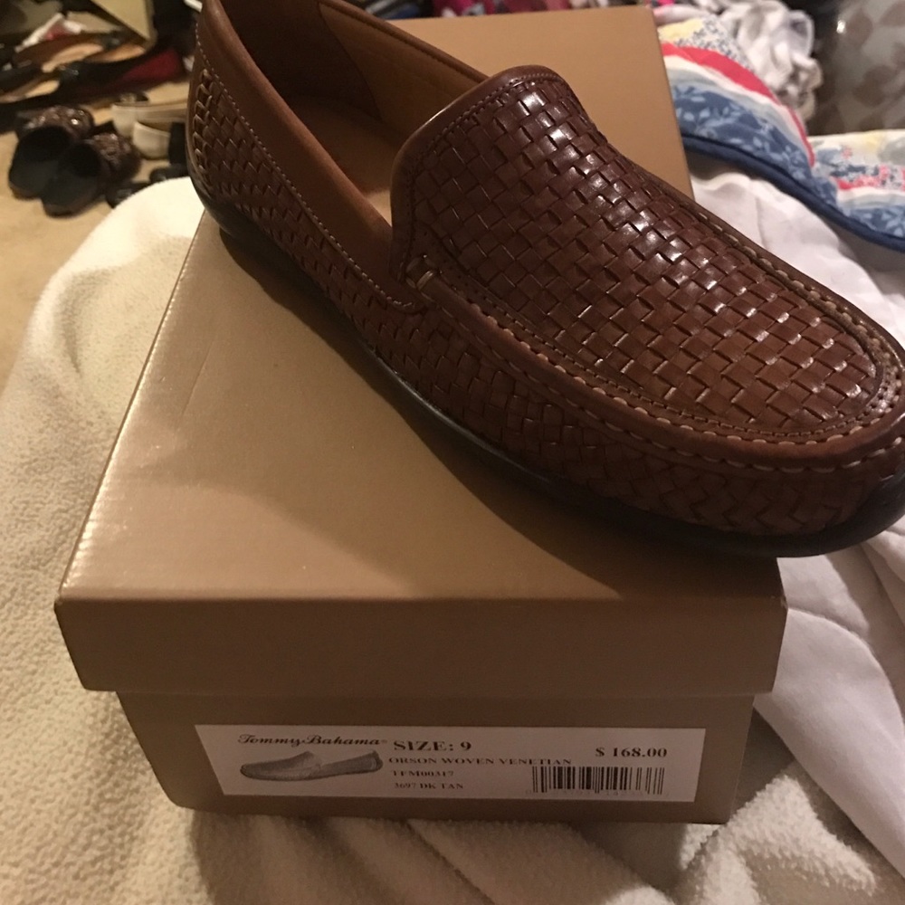 9 Tommy Bahama Orson woven Venetian loafer