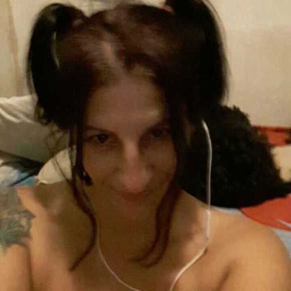 Meet your Posher, Leticia - Picture 1 of 1