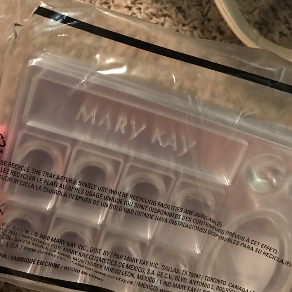 Sample trays - Picture 2 of 2