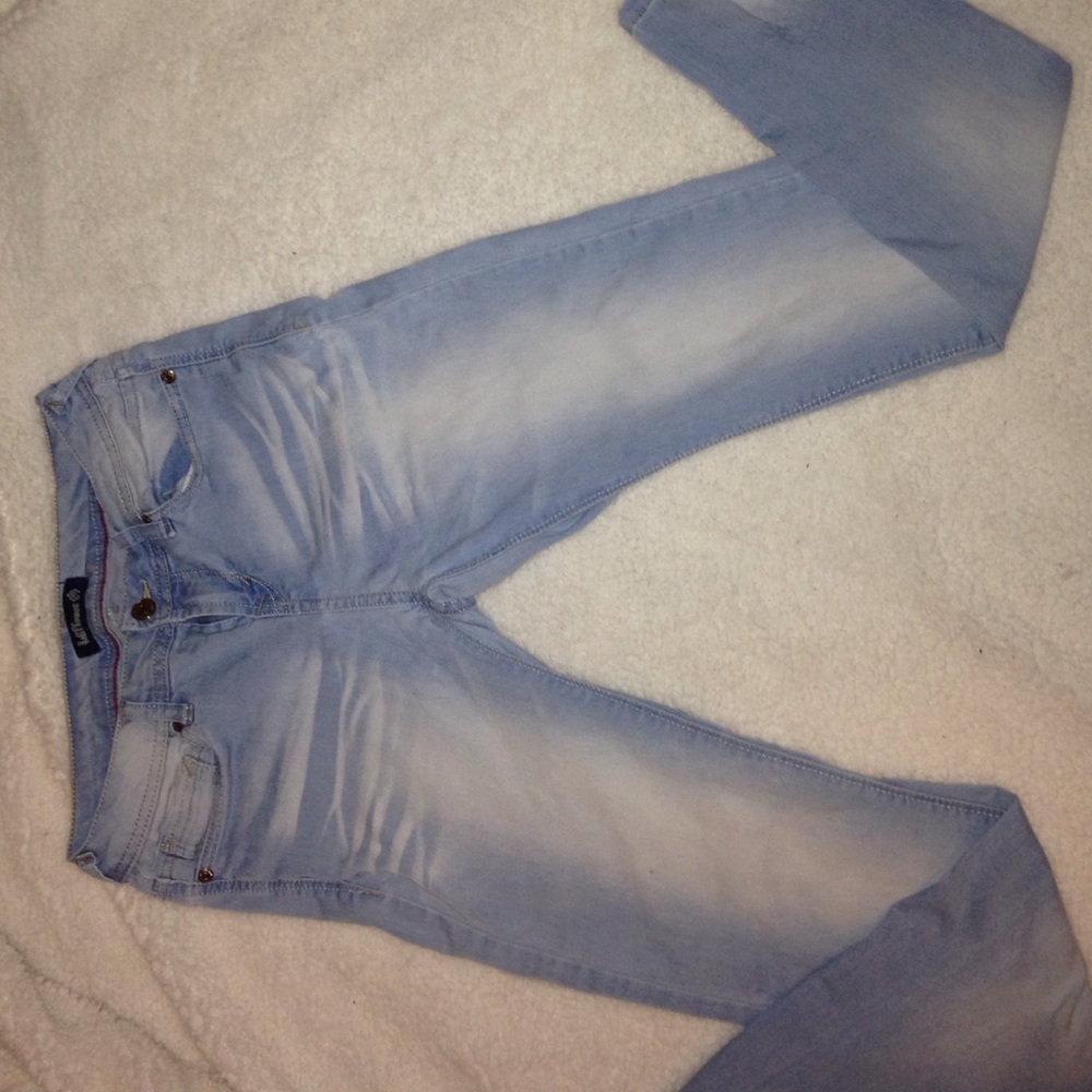 Wallflower light wash skinny jeans