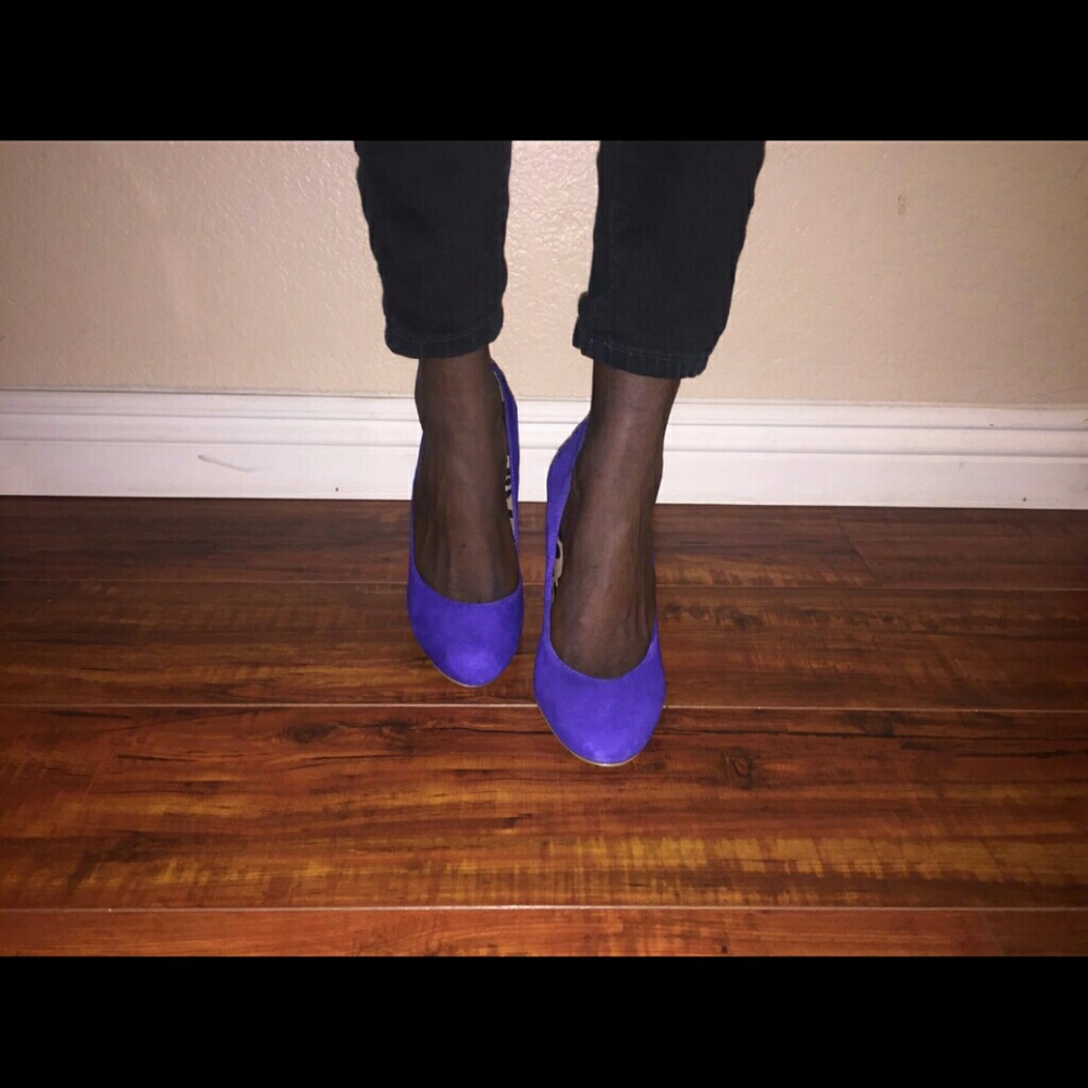 Shoes - Picture 3 of 4