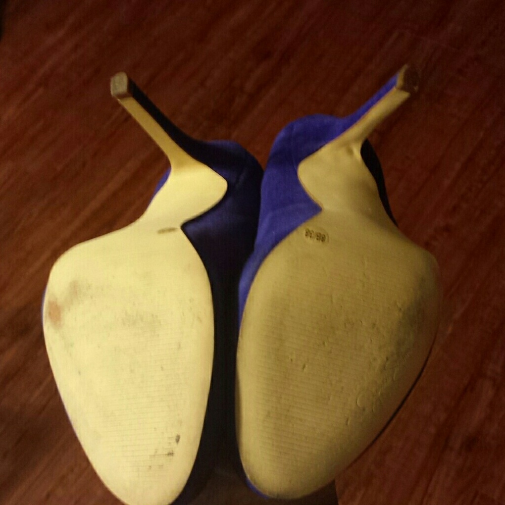 Shoes - Picture 4 of 4