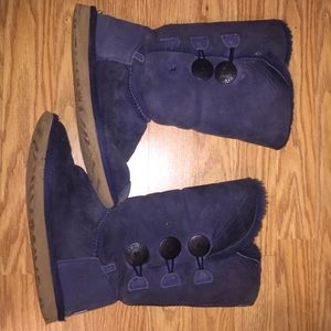Size 5 Uggs Navy blue Triple Bailey Button
