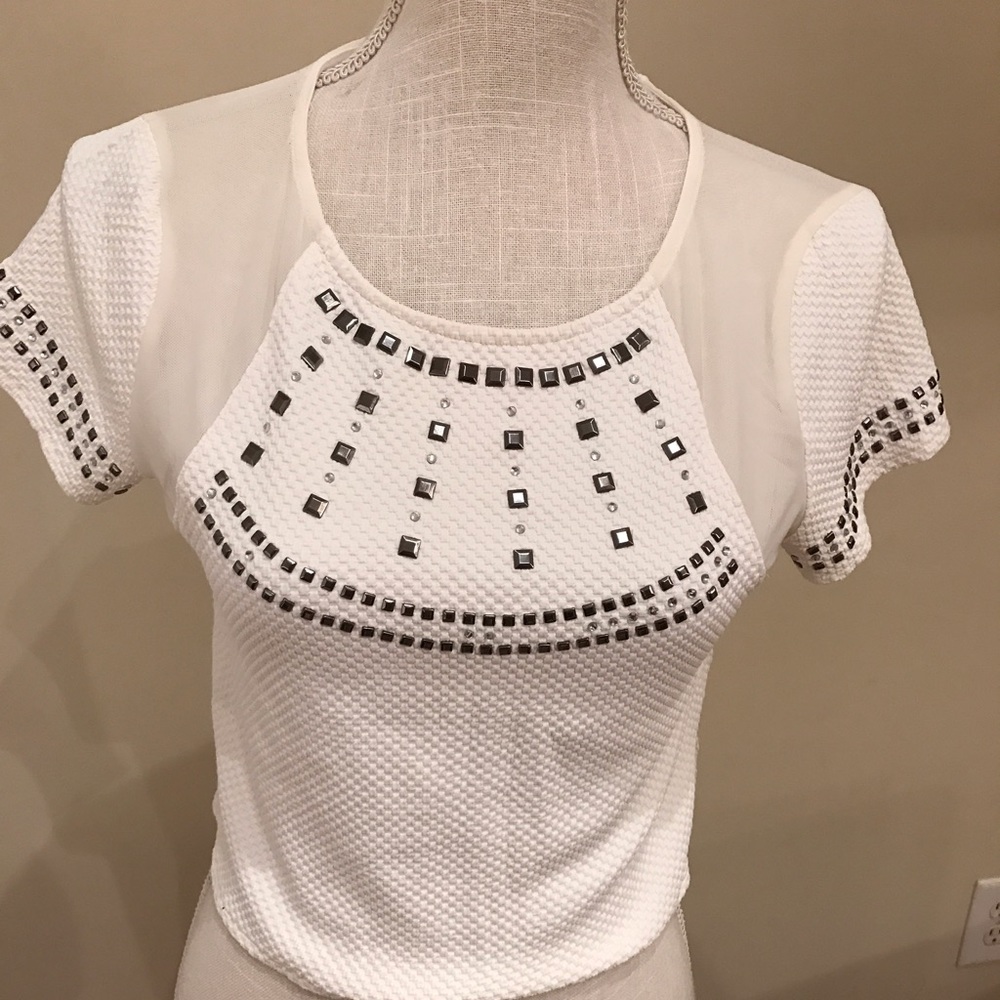 Beautiful Bebe shirt worn once . Size :S