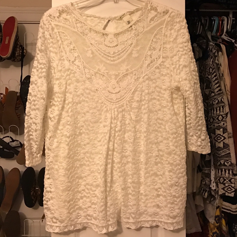 White lace 3/4 sleeve shirt