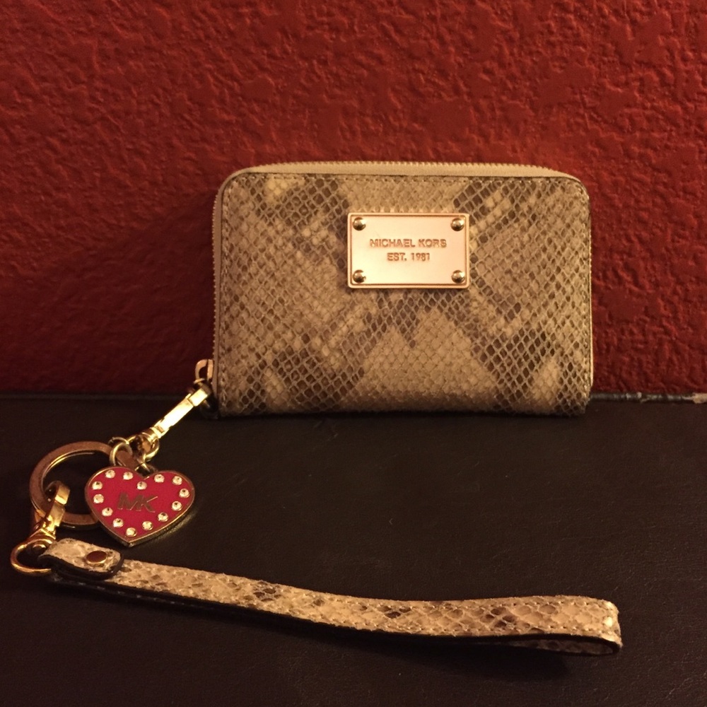 Micheal Kors Clutch/Wallet