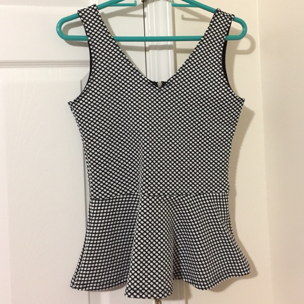 ⚫️⚪️🔘HM PEPLUM TOP in SMALL🔘⚫️⚪️