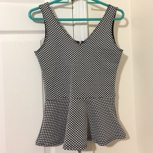 ⚫️⚪️🔘HM PEPLUM TOP in SMALL🔘⚫️⚪️