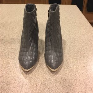 Quilted leather ankle boots