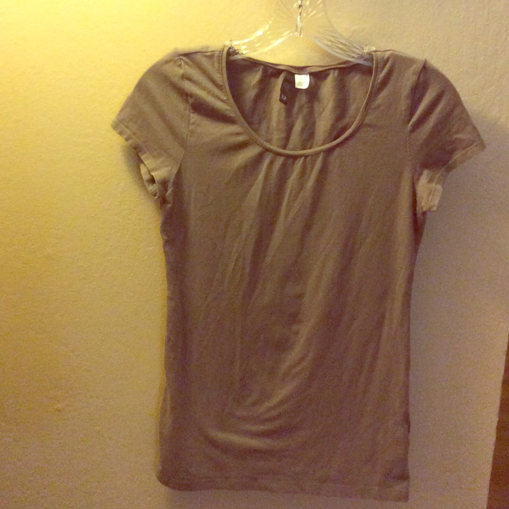 3/$10 H&M stretch tee shirt