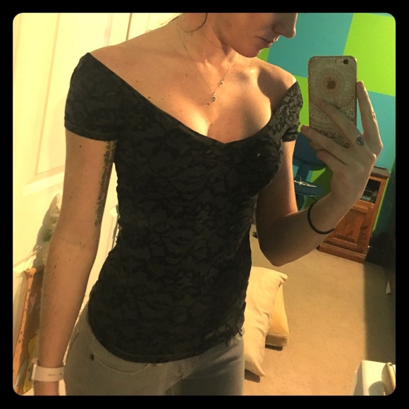 Garage Tops - Black off the shoulder t shirt