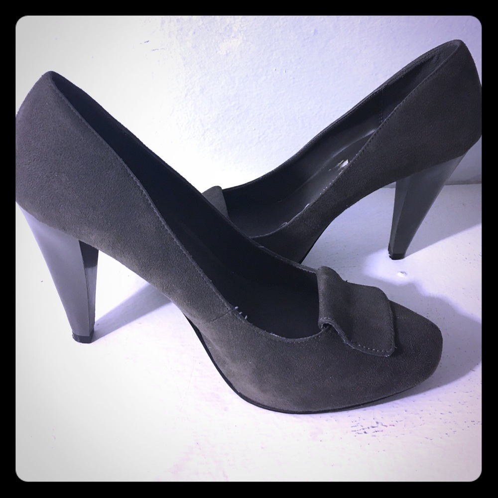Grey suede pumps Size 7