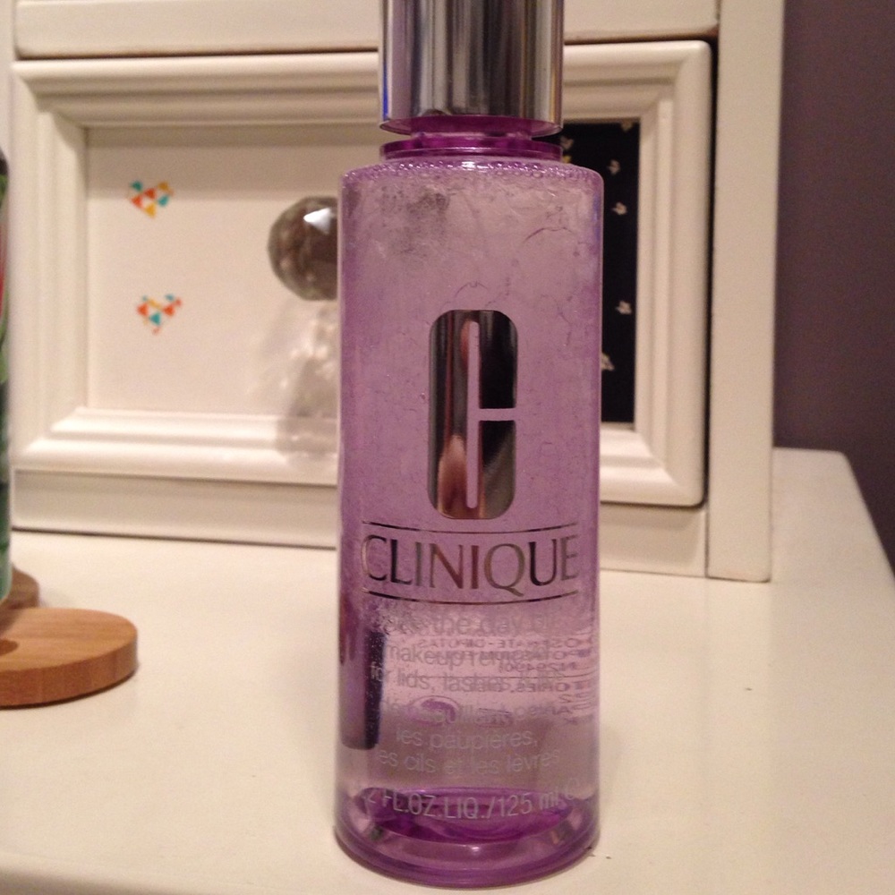 clinique makeup remover full size💗