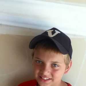 Meet your Posher, Devin