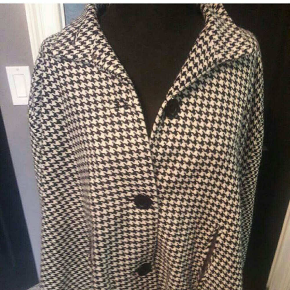 Houndstooth poncho