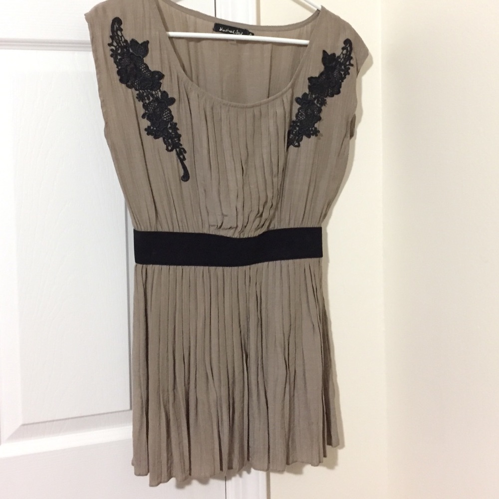 Dress siZe small!